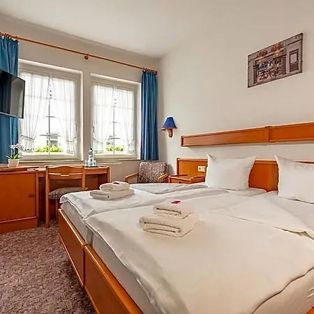 & Restaurant Stadt Hotel