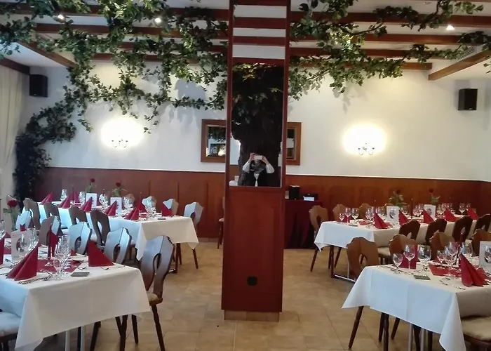 & Restaurant Stadt Отель Гентин